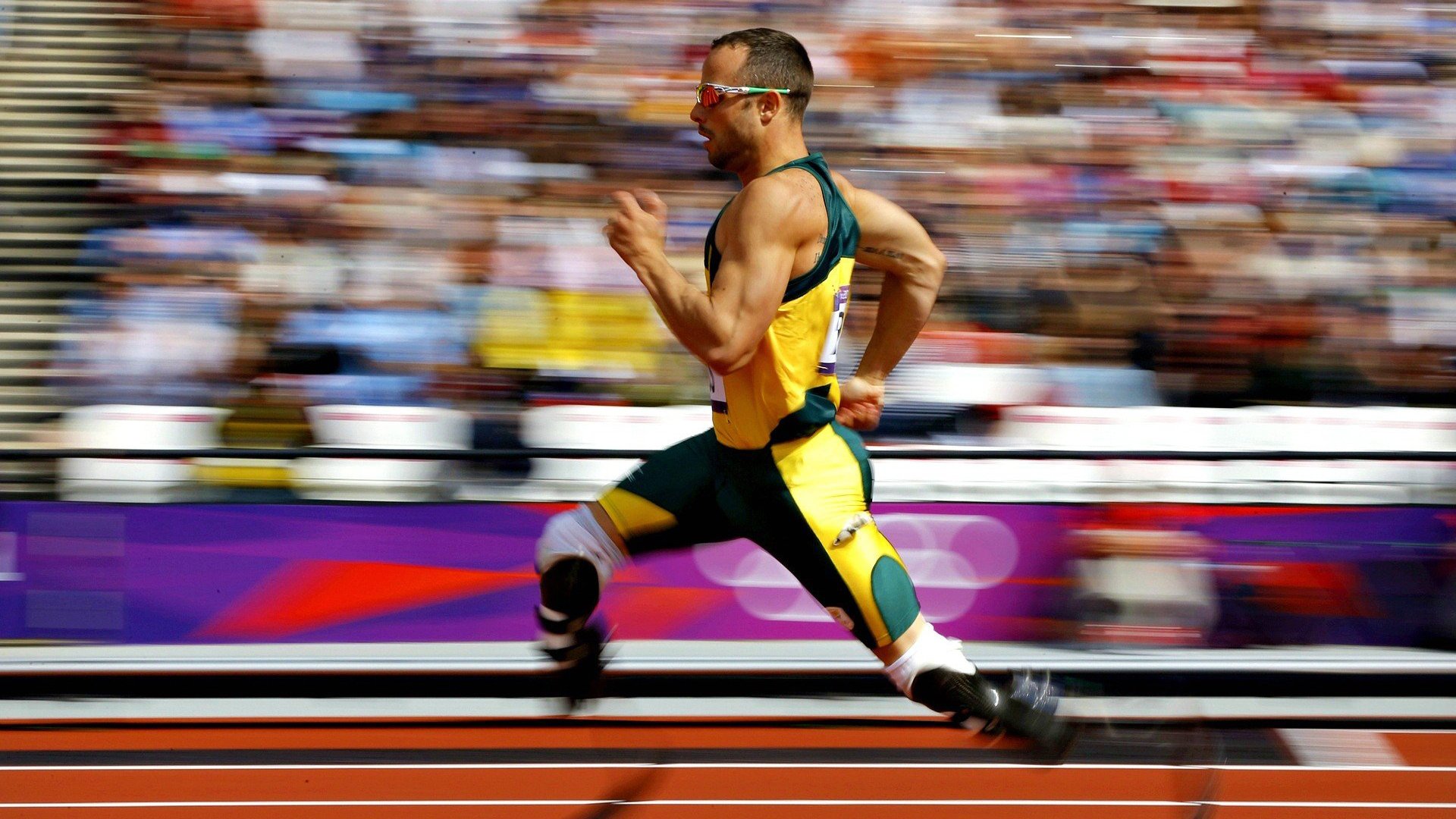 拜仁压迫落点精准,断球即反击,拜仁控球